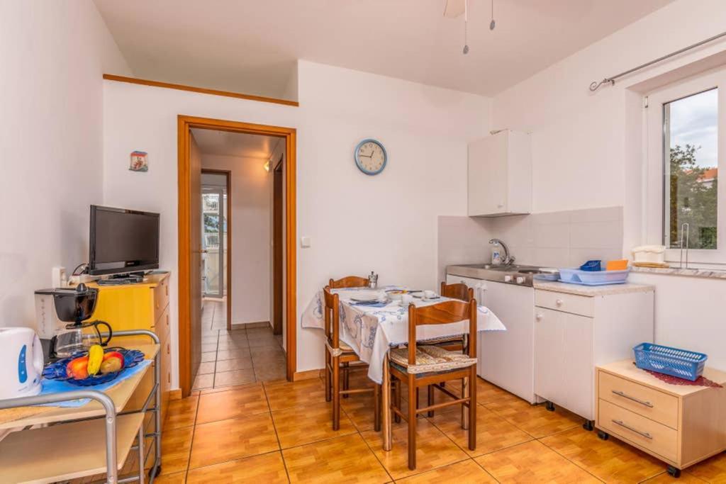 Apartment Mira 3 Климно Экстерьер фото